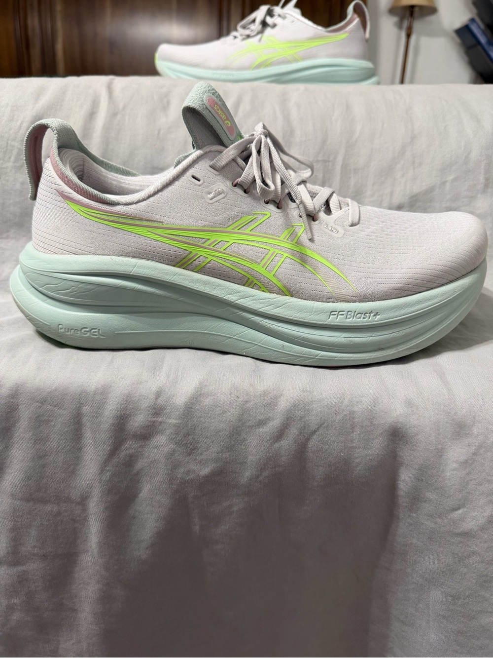 ASICS Gel-Nimbus 28 Women's Running Shoes in Light Gray with Neon Yellow Accent